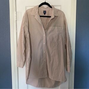 GAP Oversized Women’s Button Down